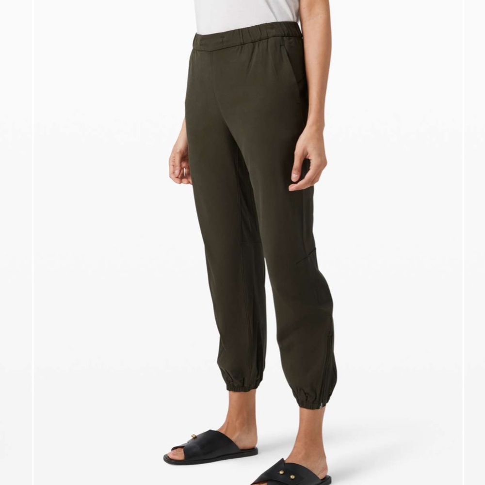Essential Affinity Midrise Jogger